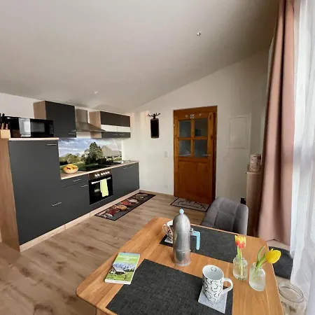 Apartment Roemer Mit Sonniger Terrasse